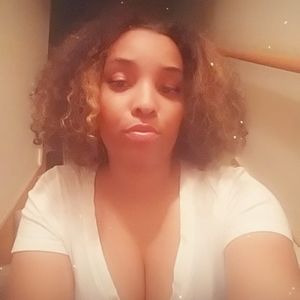 Meet your Posher, Aisha